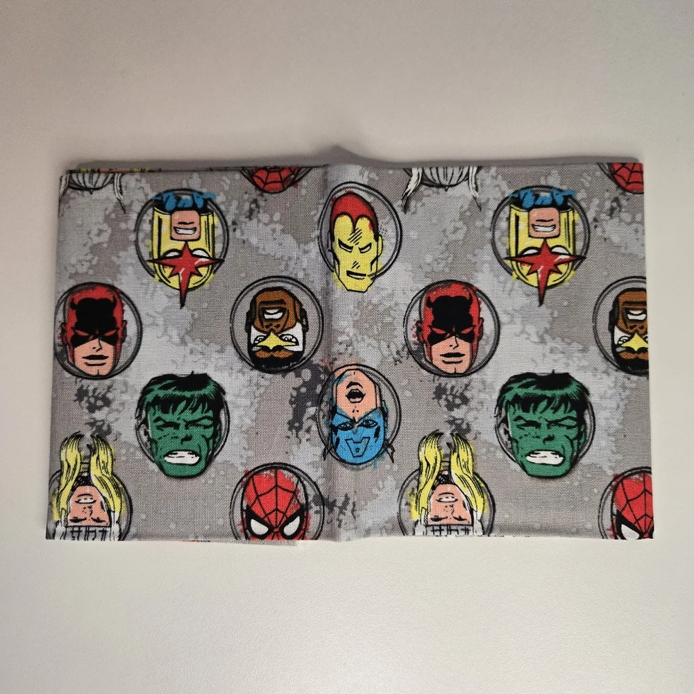 Marvel Comics Superhero Fabric Set Of 5 Fat Quarters Red, Blue, Black Yellow New